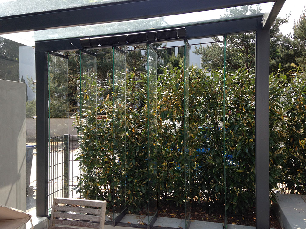 // Gartenpavillon // bewegliche Glaslamellen